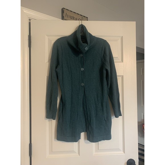 Woolrich Green Cardigan Sweater Womens Petite Medium Unique 3 Button Closure. - Picture 7 of 13